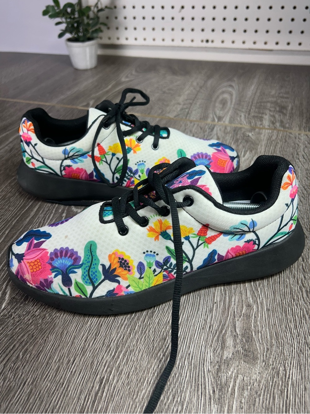 YES WE VIBE Floral Lace-Up Sneakers - White with Multicolor Floral Print